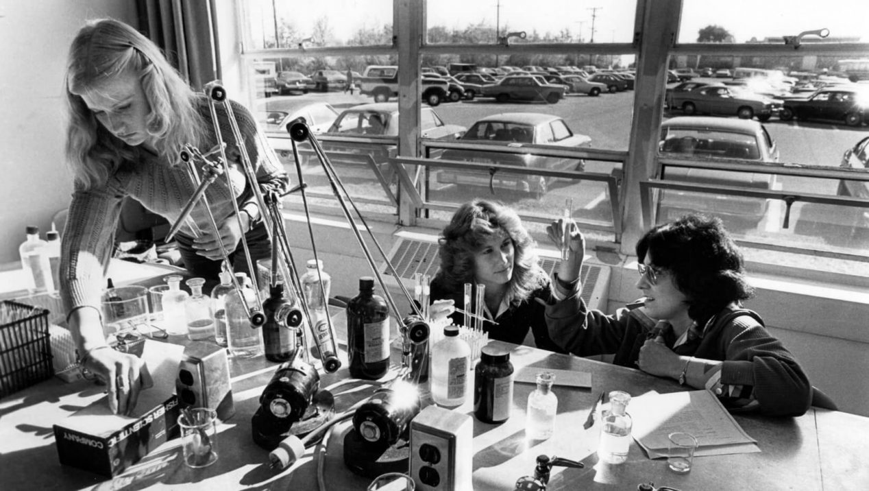 Female students working in a lab