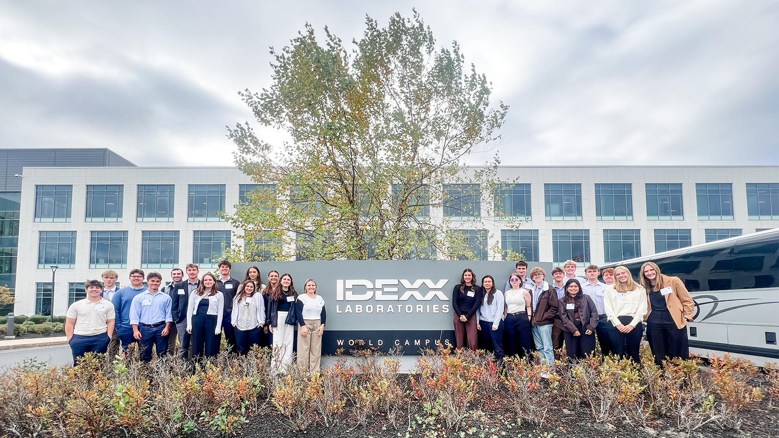 featured image for Exploring Maine’s Business Landscape: MBS Students Visit IDEXX and Allagash Brewing on Fall Bear Treks