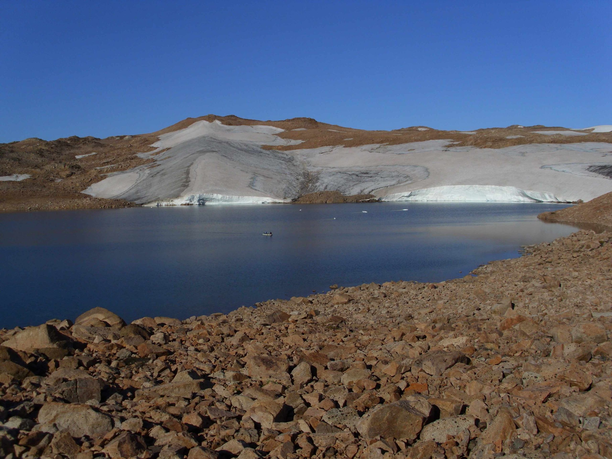 A lake in north Liverpool Land, East Greenland. Photo credit: Amanda Lusas.
