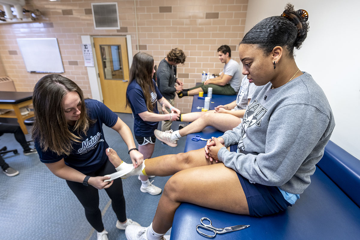 Students in the College of Education and Human Development utilize the Lengyel Gym training resources.