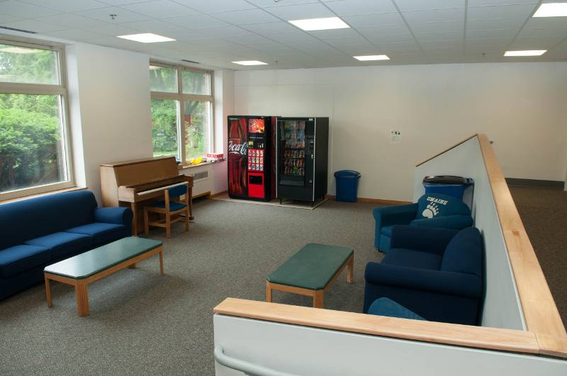 Stodder Hall lounge with vending machines