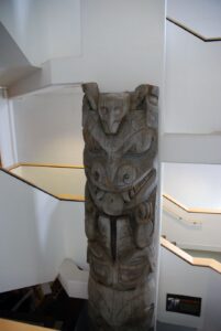 Image of the top of a totem pole.