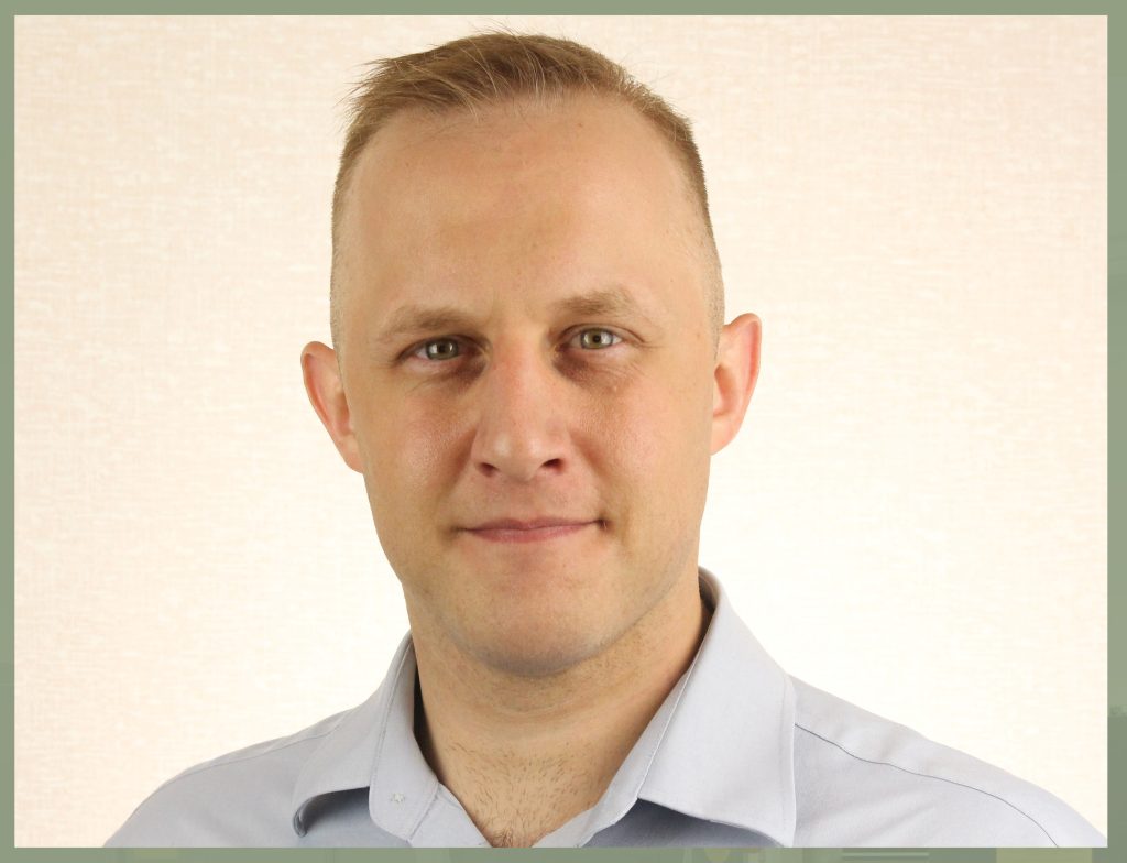 Portrait photograph of Jonathan Roy, Research Engineer & Project Manager, Advanced Structures and Composites Center