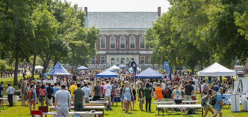 Student organization fair on the UMaine mall