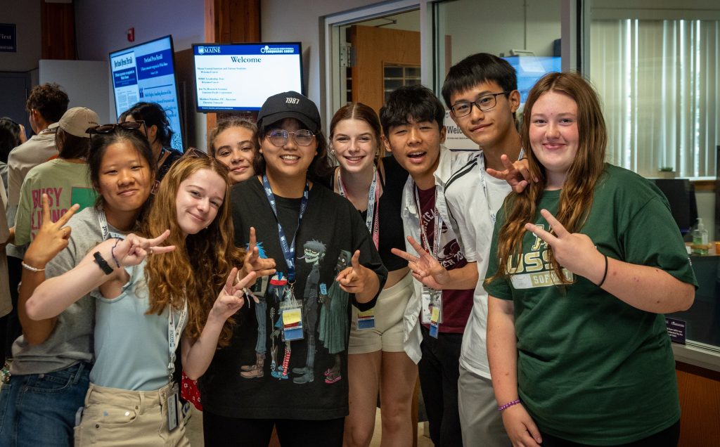 Taiwan Students visit the Composite Center on Campus