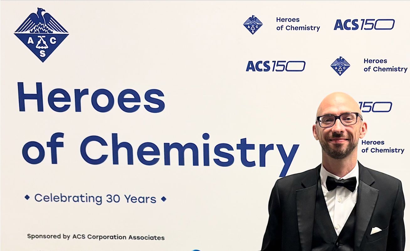 Tomas Marangoni at the Heroes of Chemistry Award Ceremony