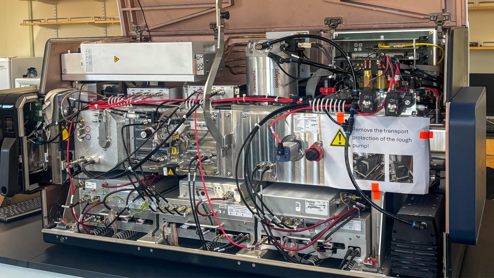 A photo of a spectrometer