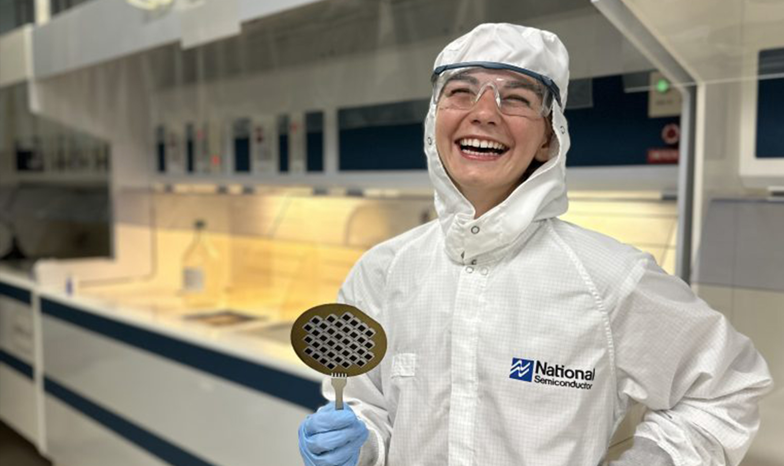 MCEC student interning in the CORE lab