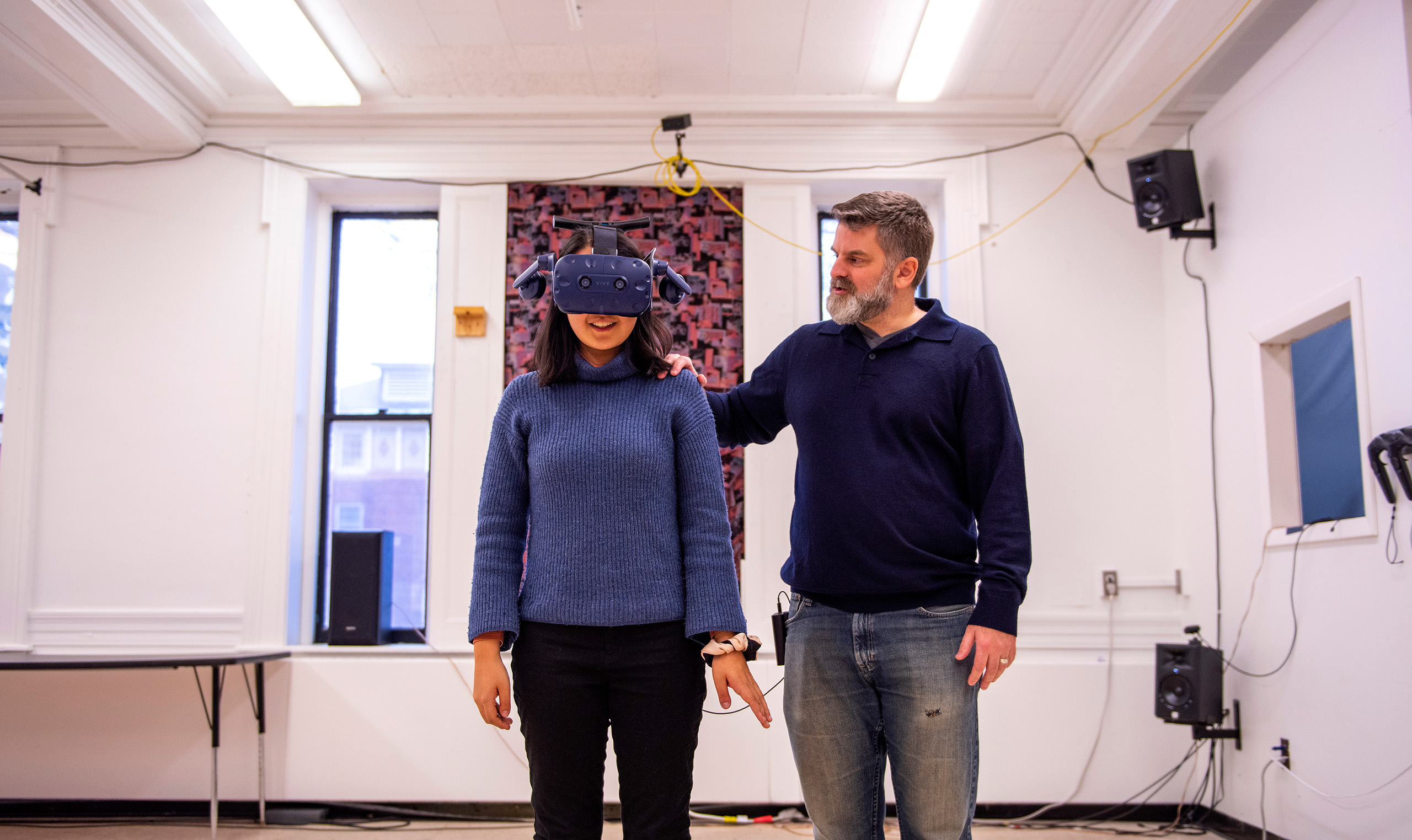 MCEC student interning at the VEMI lab, doing virtual reality