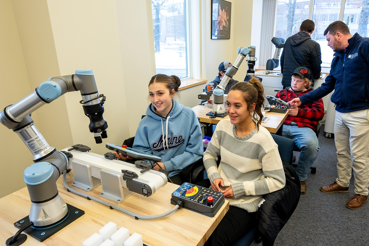 Engineering students working in an engineering lab