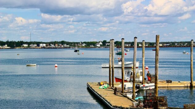 Picture of fishing dock in Maine