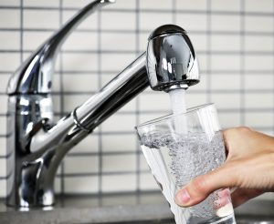 Filling glass from faucet