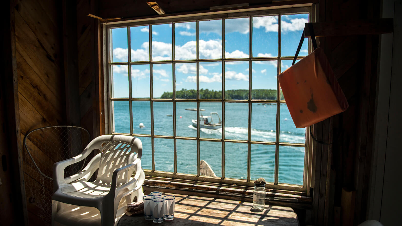 Fishing boat on the Damariscotta River