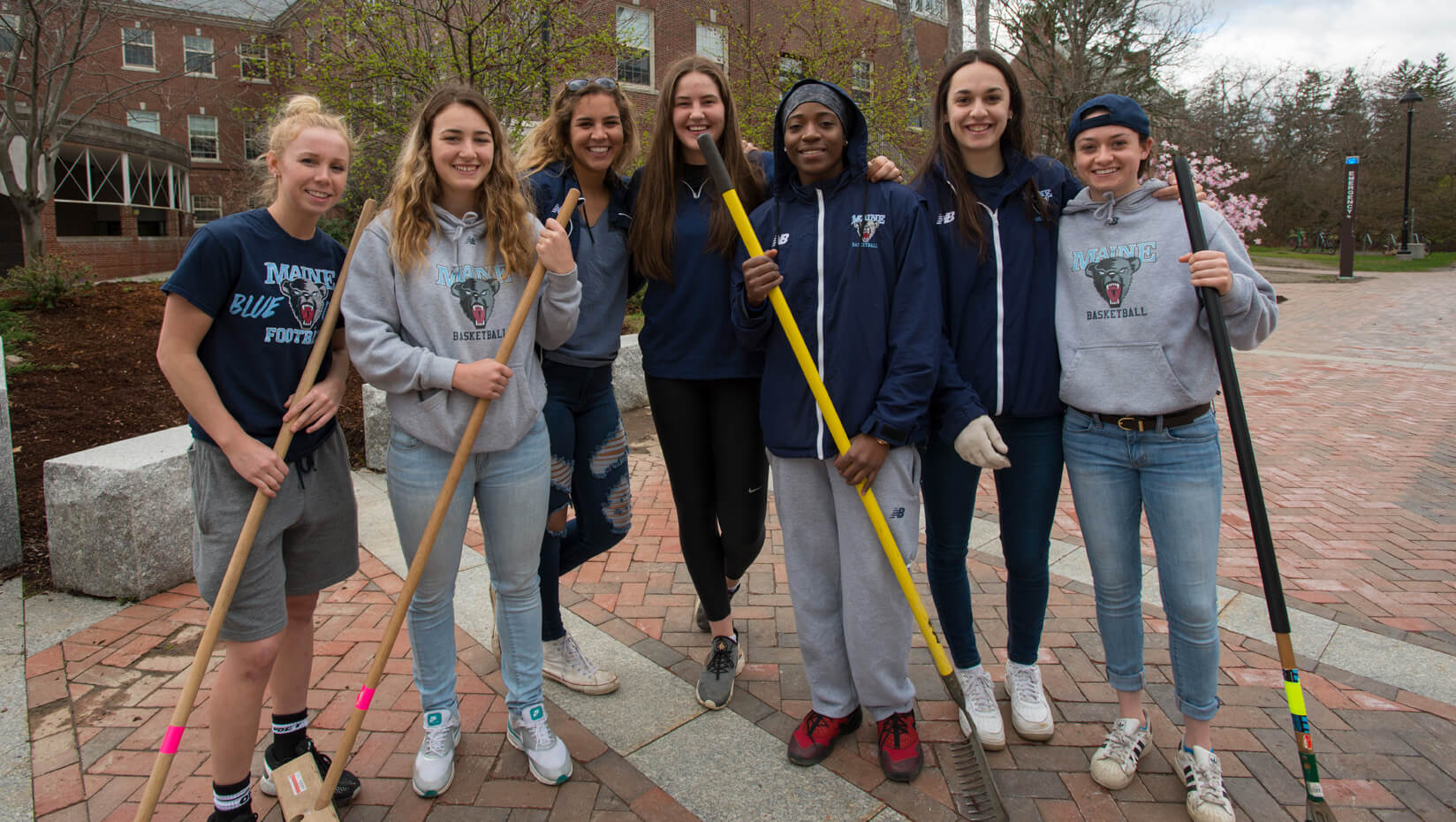 Community service projects to highlight Maine Day, May 2 UMaine News