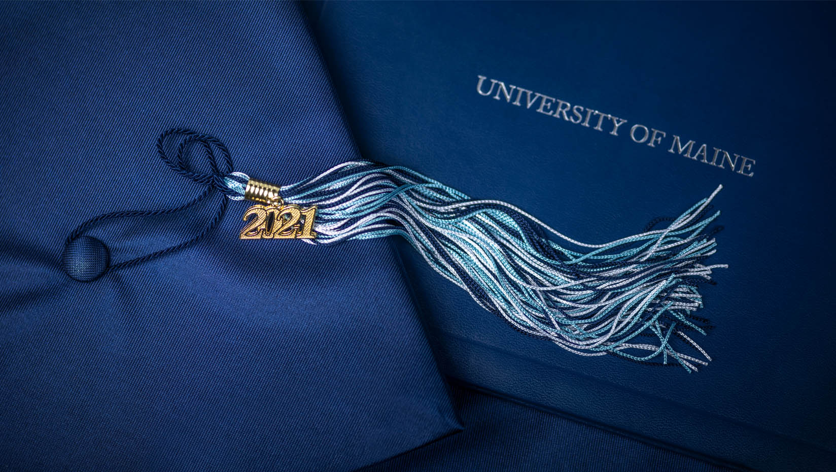 Graduation cap, 2021 tassel and diploma cover