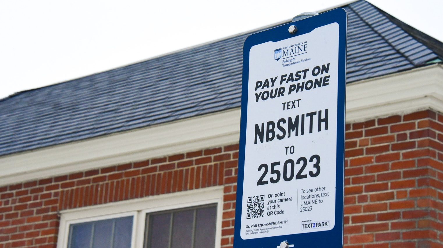 photo of a Mobile Pay Parking sign