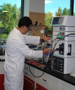 Haixuan working in the lab