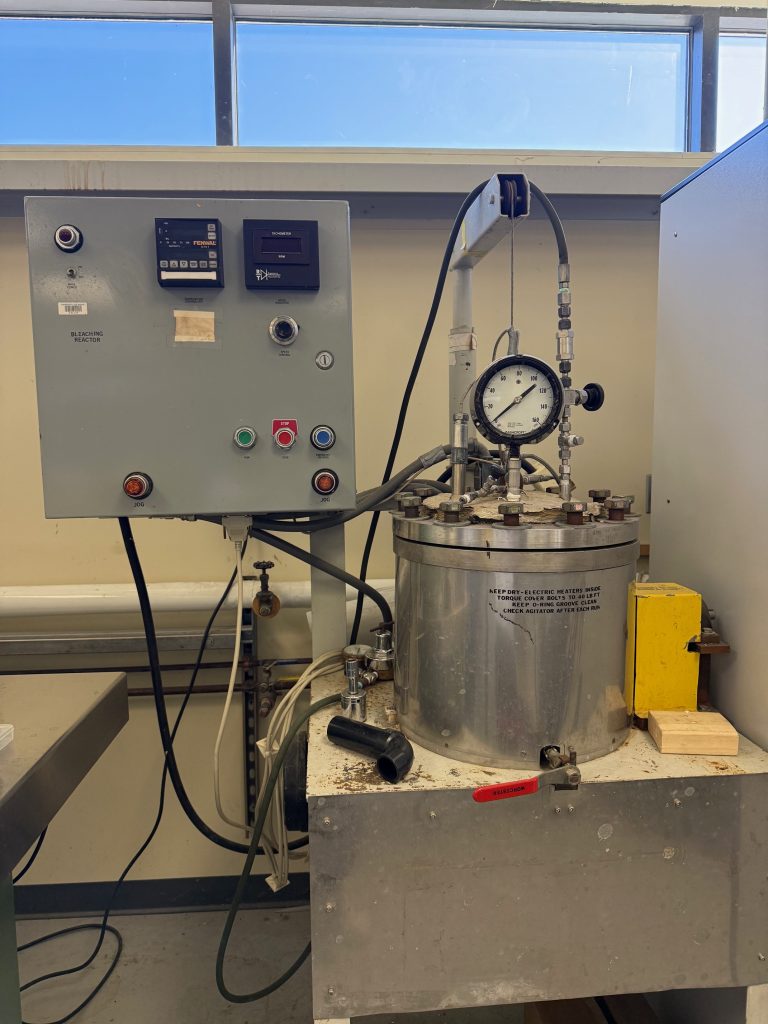Image of bleaching reactor