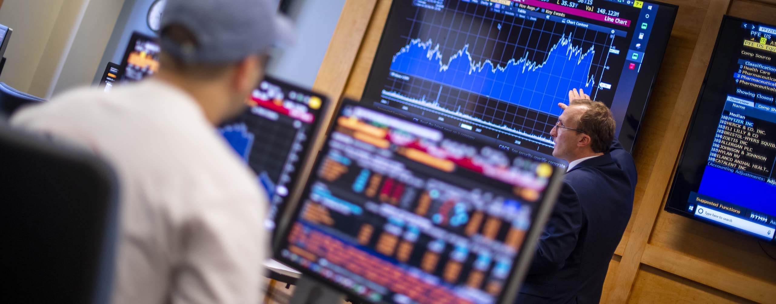 A photo of a finance class