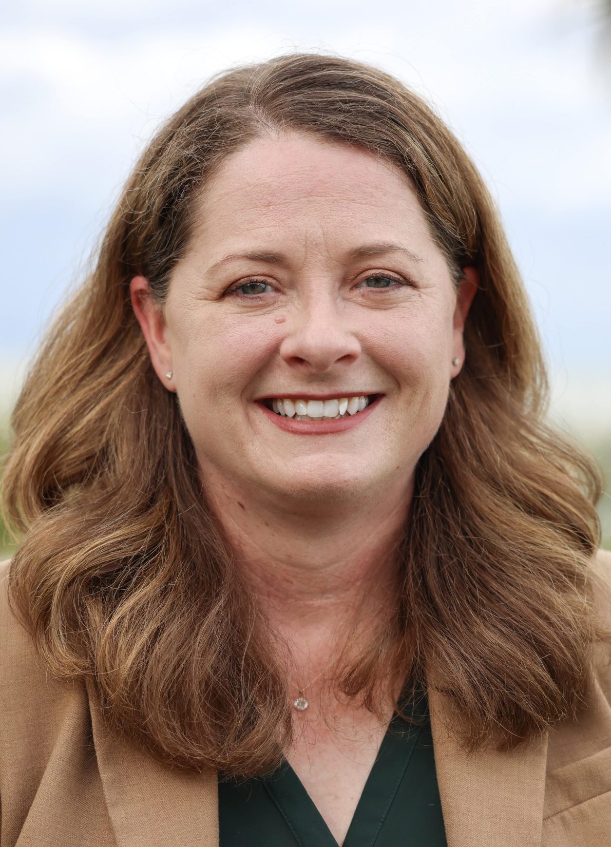 Portrait of Dr. Hannah Carter smiling