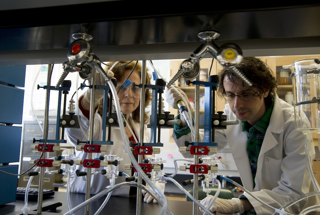 Klimis-Zacas and Stefano Vendrame in lab