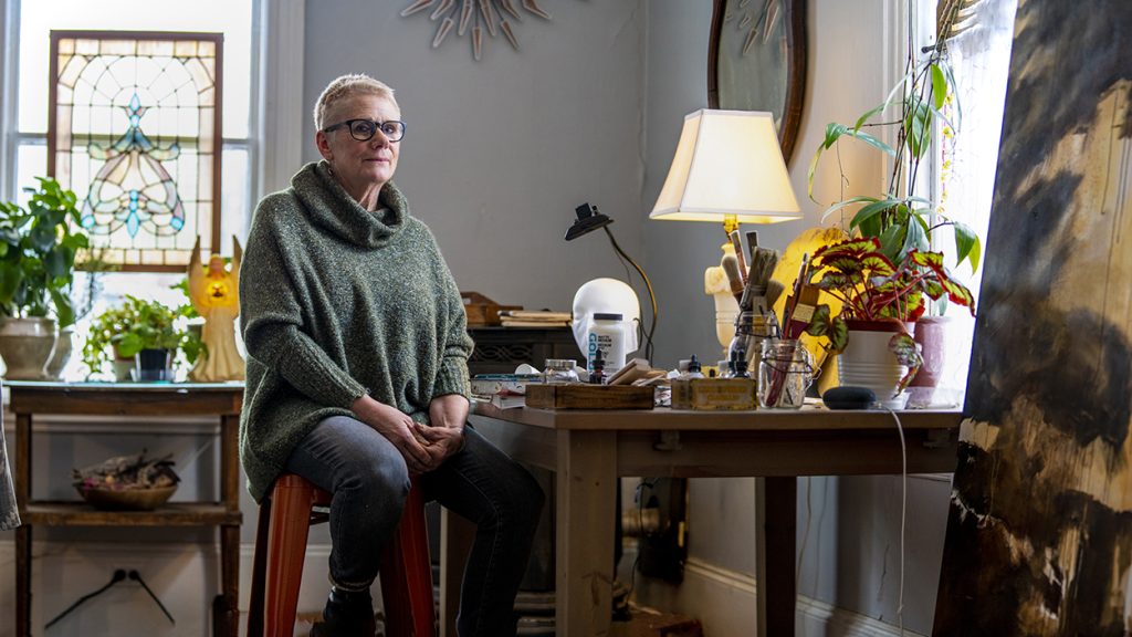 A portrait of Susan Smith in her studio.