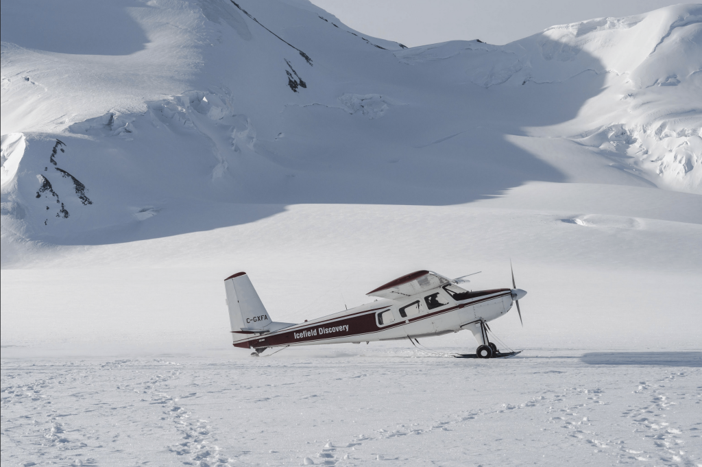 Plane lands on the Hubbard Glacier snowfield